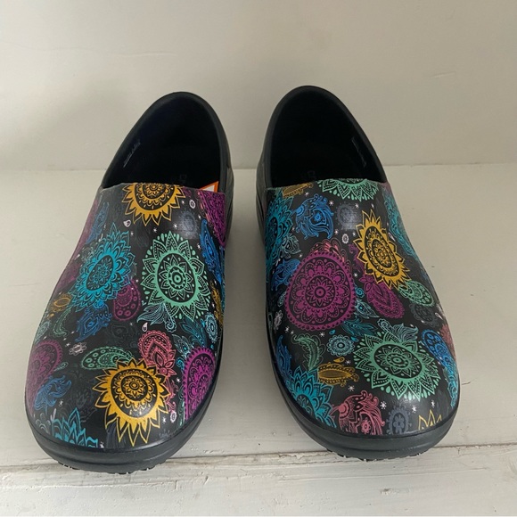 Crocs Neria Pro II Floral Paisley Dual Comfort Mules Clogs Multicolor Women US7 - Picture 3 of 13